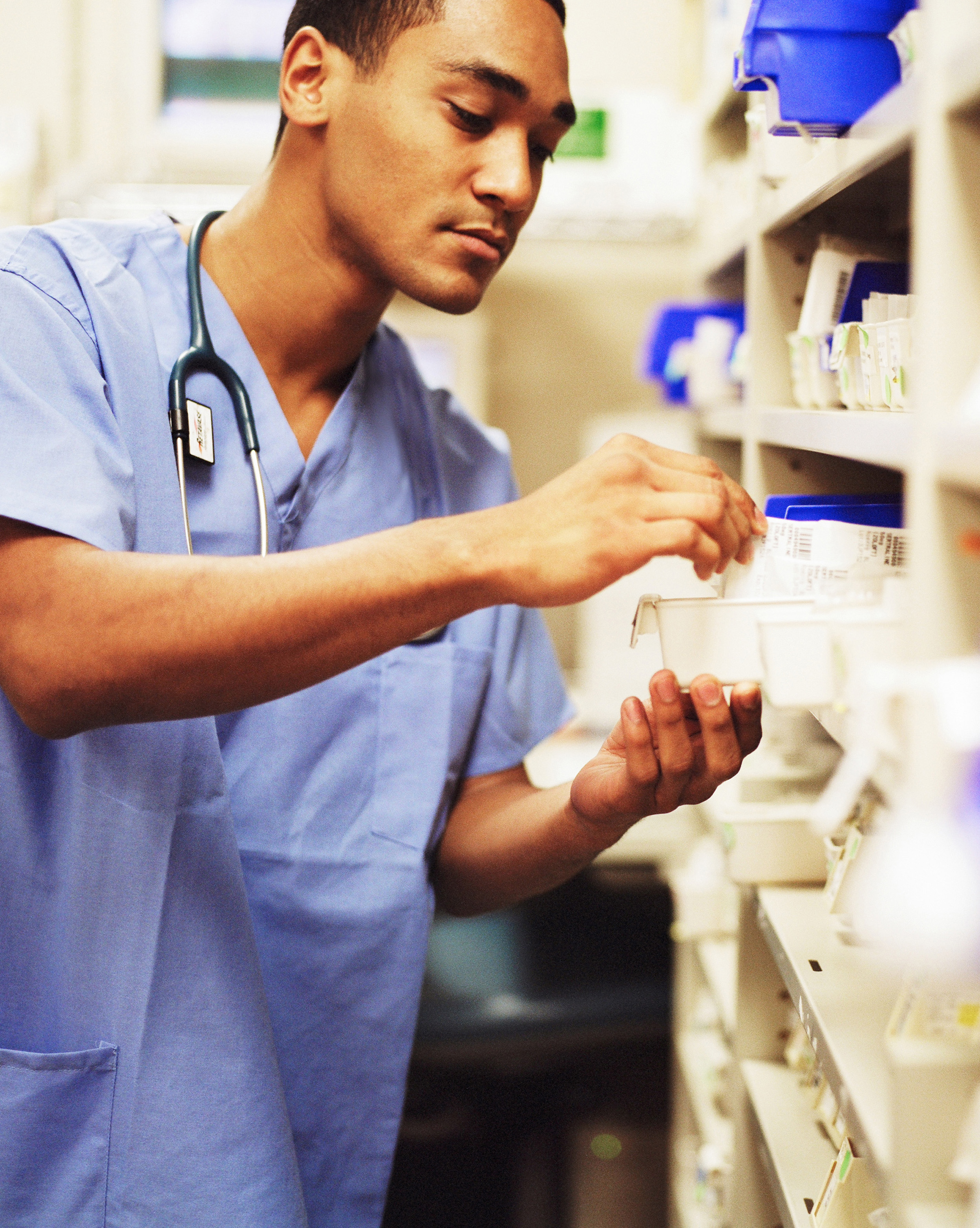 What is a pharmacy technician?