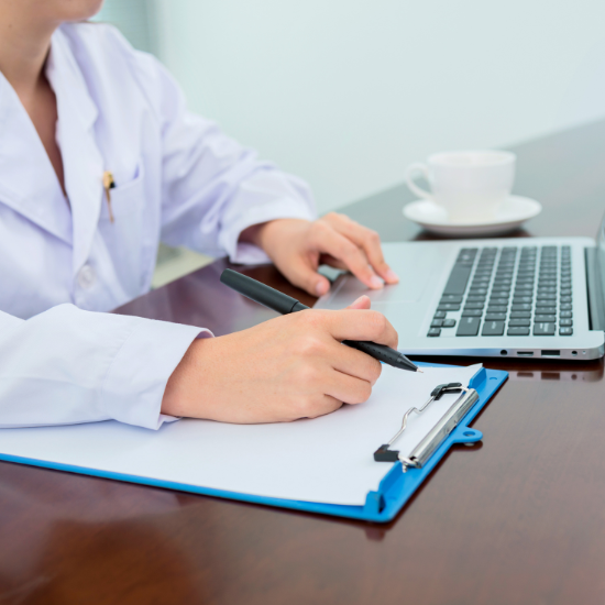 How to Become an EMR Specialist